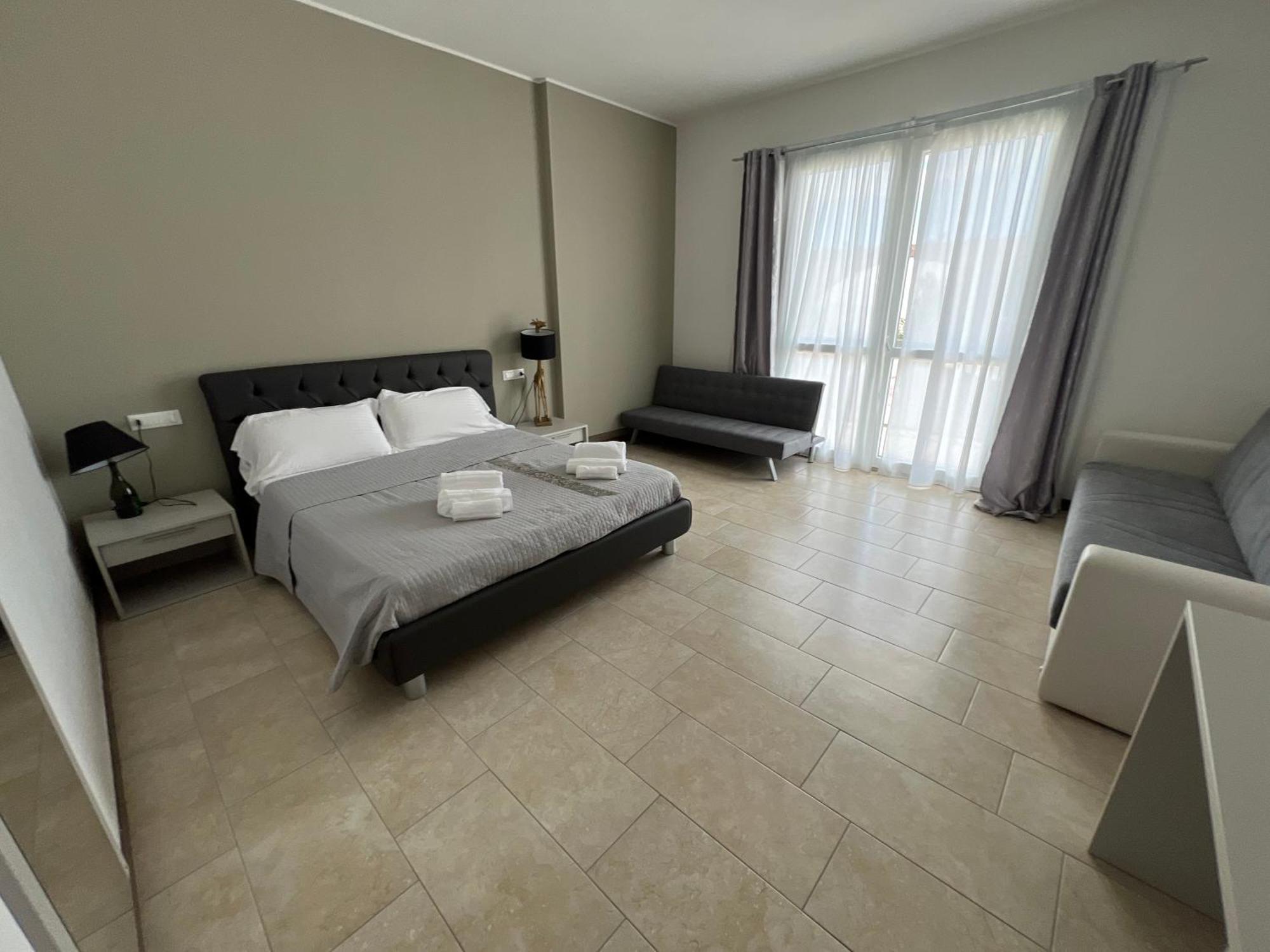 Dubaibeachotel Llido Degli Estensi Esterno foto
